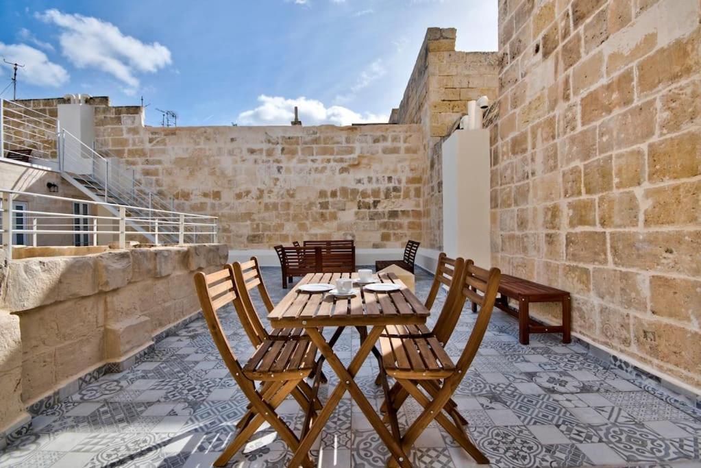 Vallettastay Old Lodge Apartment 4 Bagian luar foto