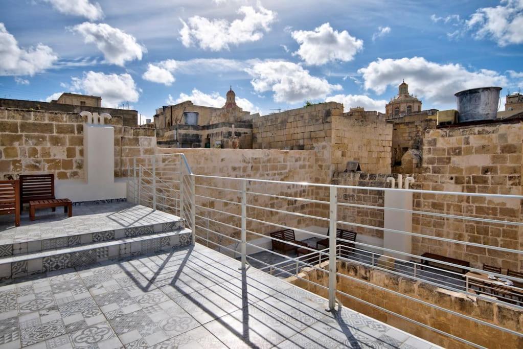 Vallettastay Old Lodge Apartment 4 Bagian luar foto