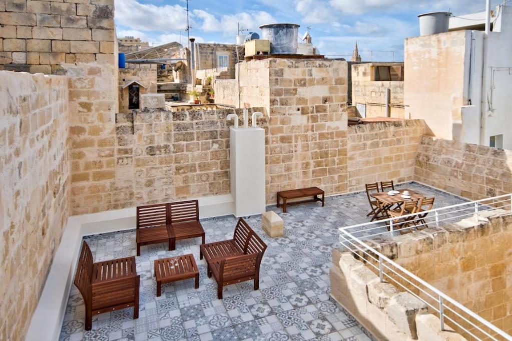Vallettastay Old Lodge Apartment 4 Bagian luar foto