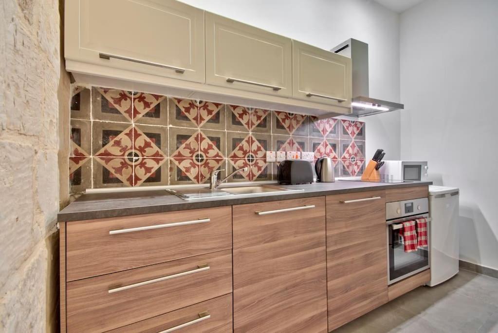 Vallettastay Old Lodge Apartment 4 Bagian luar foto