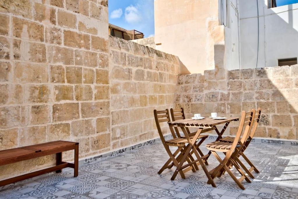 Vallettastay Old Lodge Apartment 4 Bagian luar foto