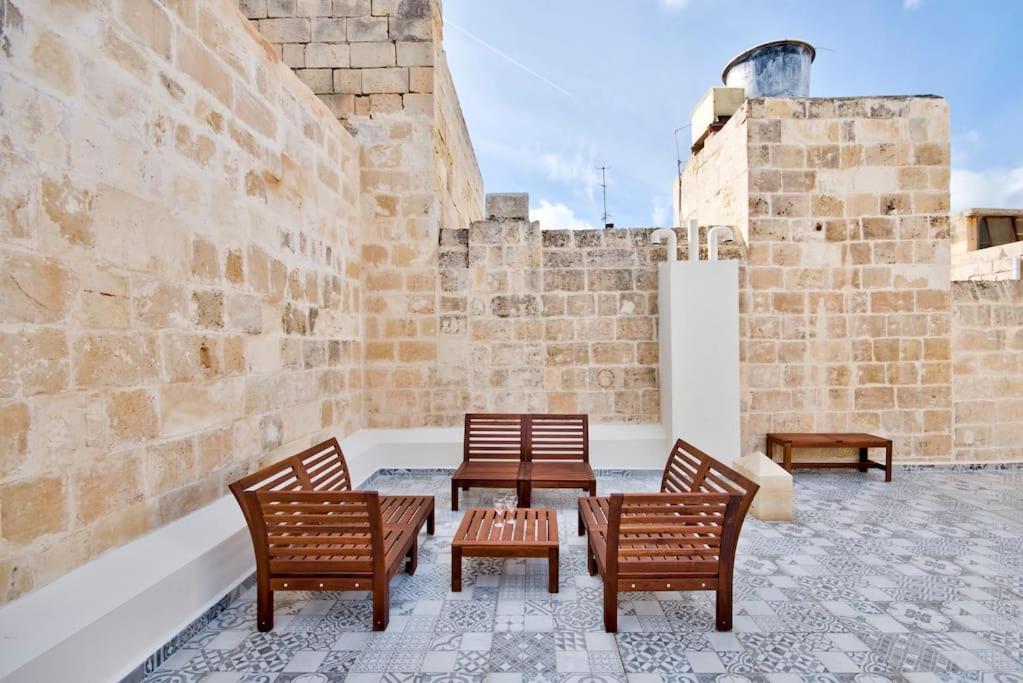 Vallettastay Old Lodge Apartment 4 Bagian luar foto