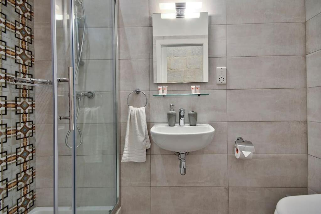 Vallettastay Old Lodge Apartment 4 Bagian luar foto